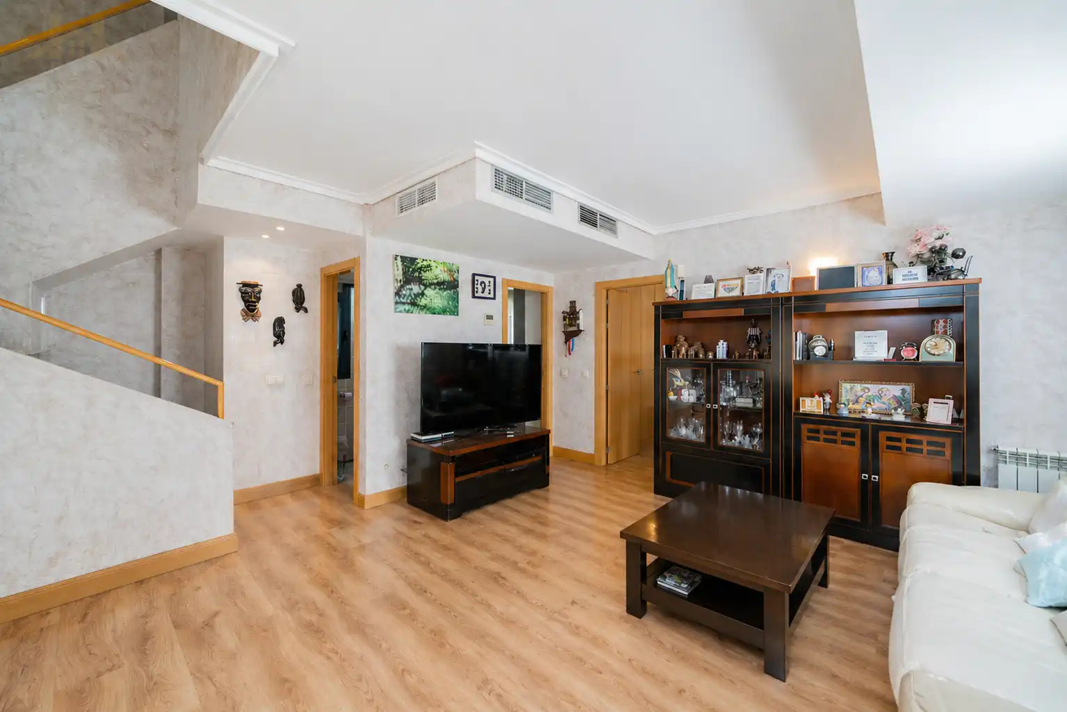 Sala d'estar de Pis en venda en Navalcarnero amb Aire condicionat, Calefacció i Parquet