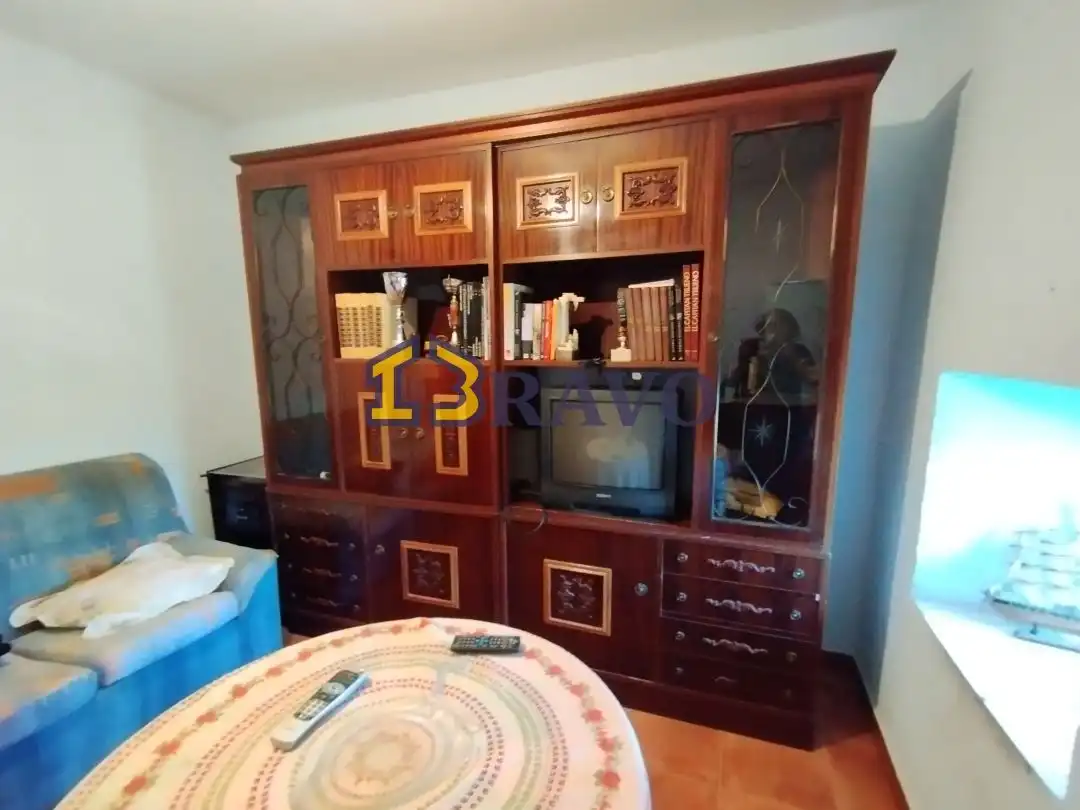Sala de estar de Casa adosada en venta en Junta de Traslaloma con Calefacción, Jardín privado y Amueblado
