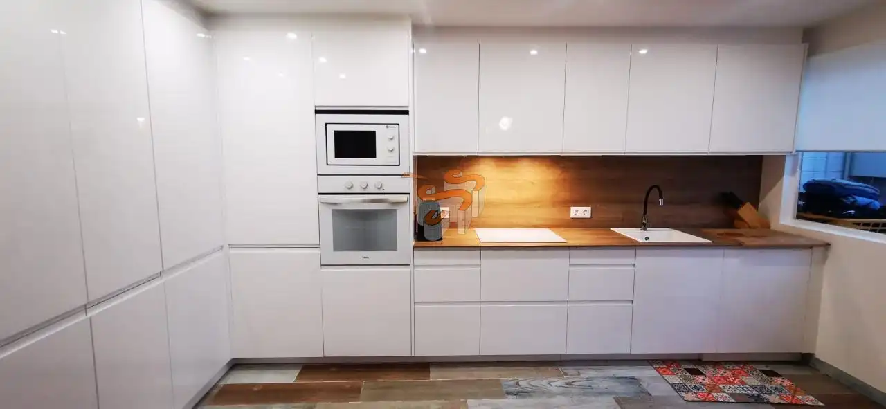 Cocina de Dúplex en venta en Ferrol con Calefacción, Parquet y Trastero