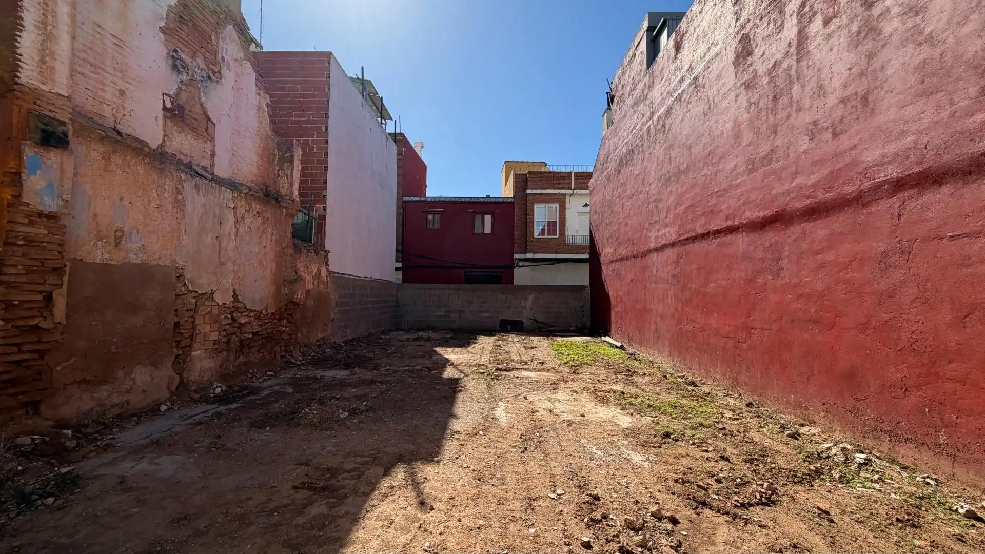 Lands and plots for sale in Calle de Cervantes 11