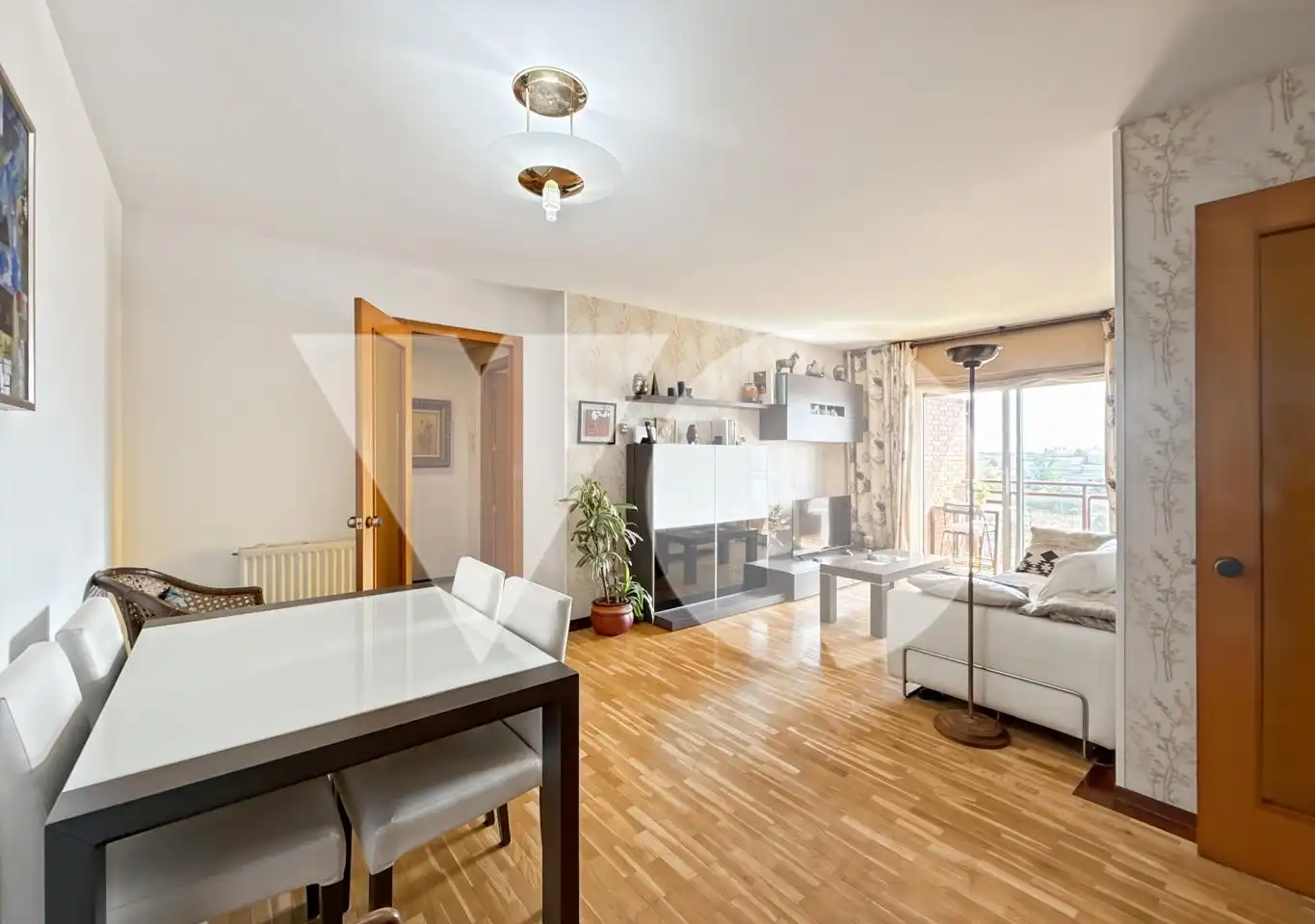 Sala d'estar de Pis en venda en Madrid amb Aire condicionat i Terrassa