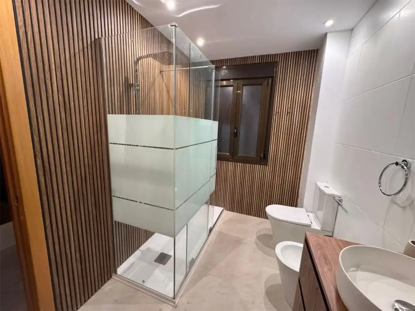 Baño de Piso para compartir en Las Rozas de Madrid con Jardín privado y Amueblado