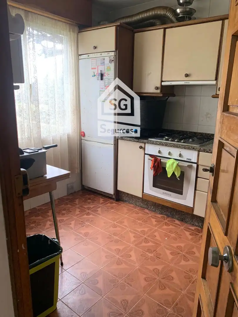 Kitchen of Houses for sale in Ourense Capital 