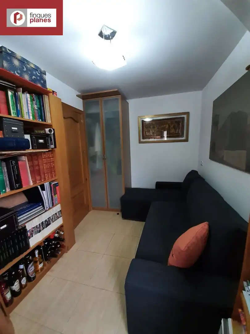 Sala d'estar de Pis en venda en La Seu d'Urgell amb Calefacció i Balcó