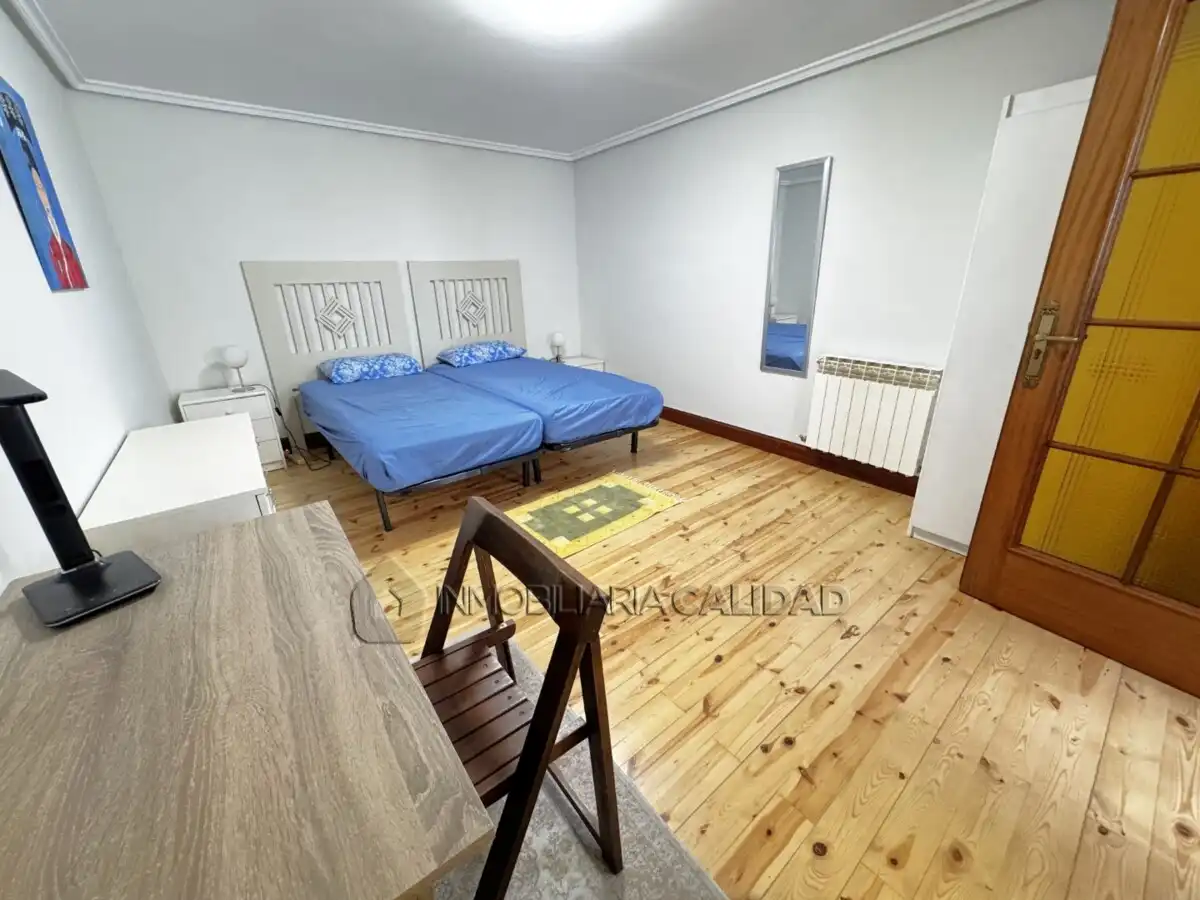 Bedroom of Flat for rent in Burgos  with Heating and Furnished
