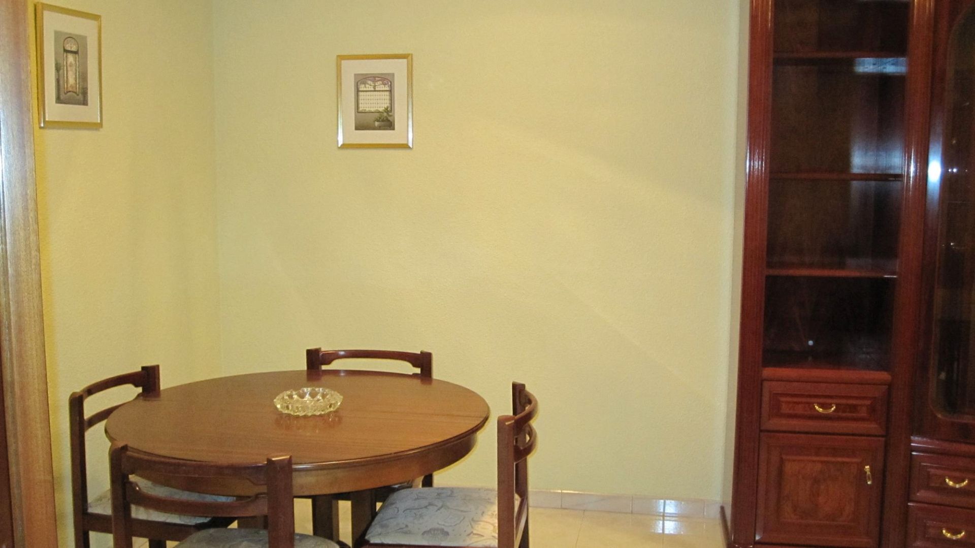 Comedor de Piso de alquiler en  Zaragoza Capital con Calefacción, Amueblado y Horno