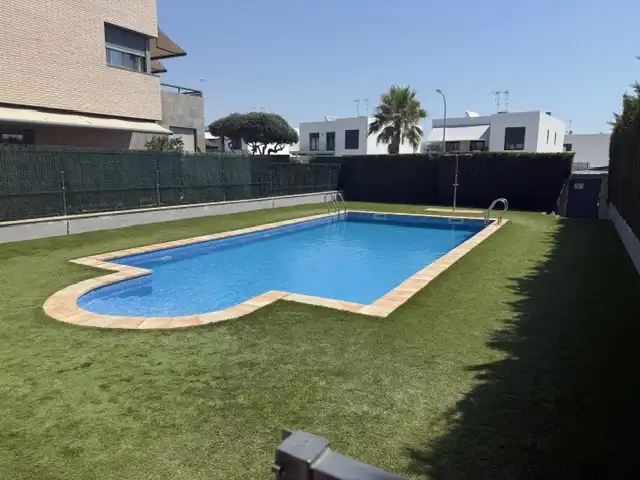 Piscina de Casa o xalet en venda en Cambrils amb Calefacció i Piscina