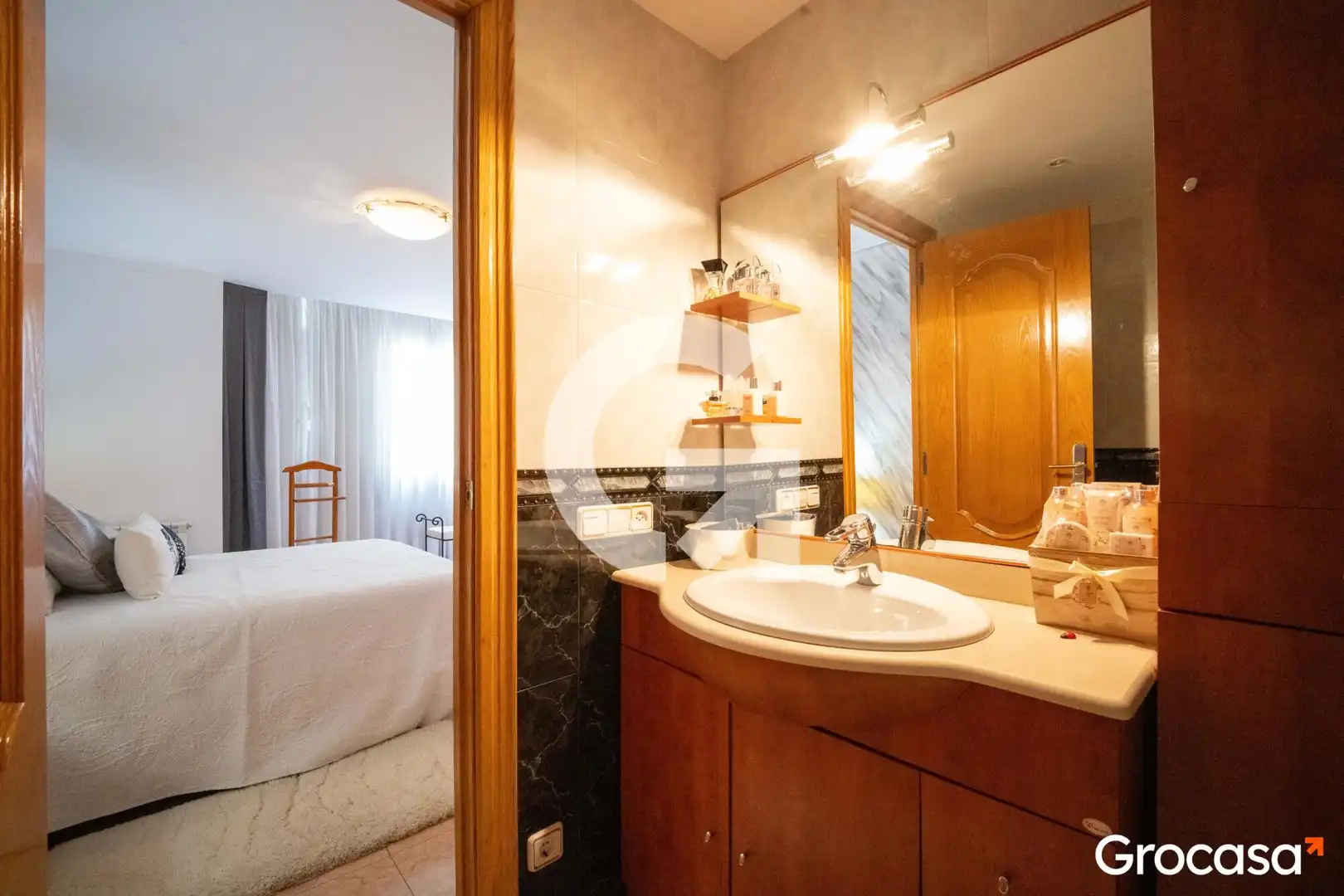 Baño de Casa adosada en venta en Mataró con Aire acondicionado, Calefacción y Jardín privado