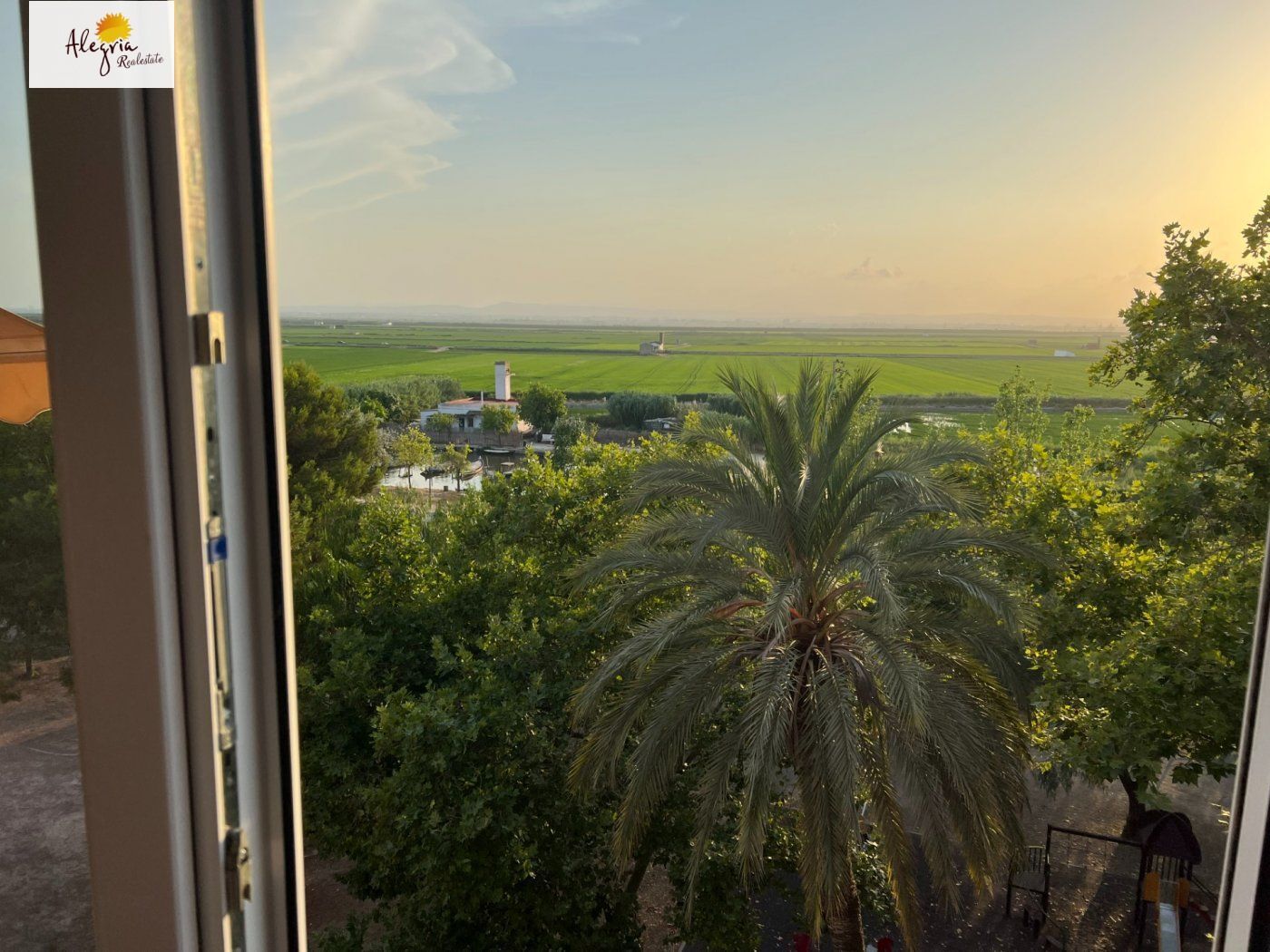 Exterior view of Flat for sale in  Valencia Capital  with Air Conditioner, Heating and Terrace