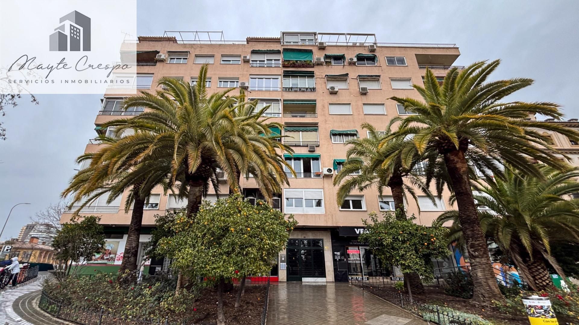 Vista exterior de Piso en venta en  Granada Capital con Aire acondicionado