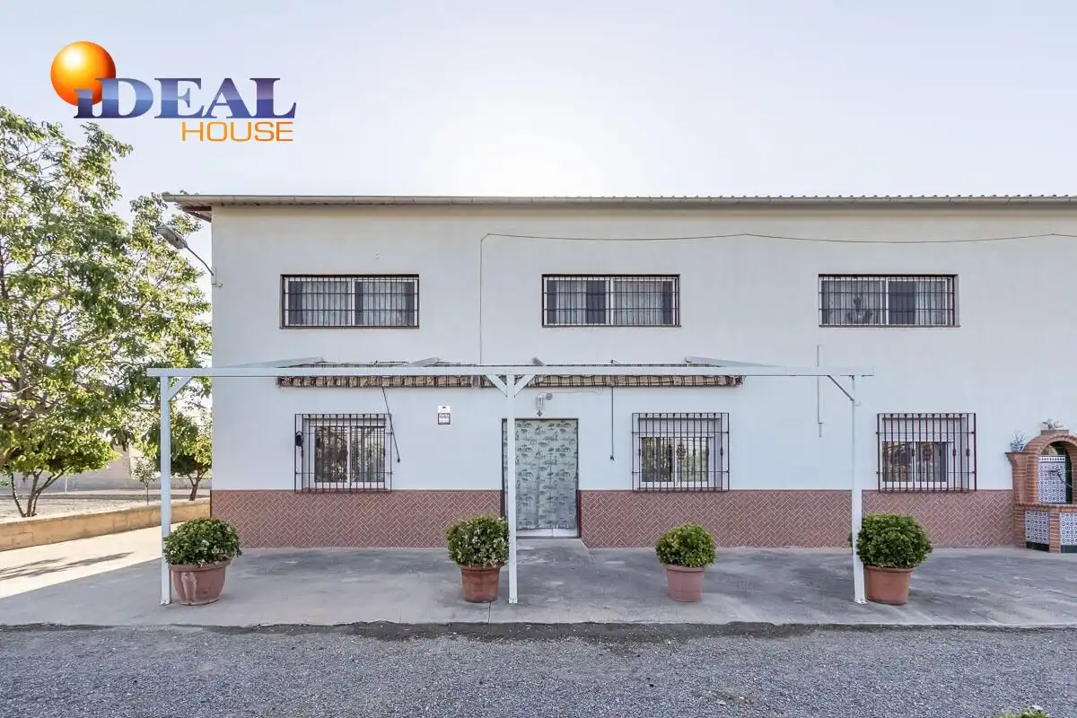 Chalet con terraza en venta en Santa Fe, imagen 3