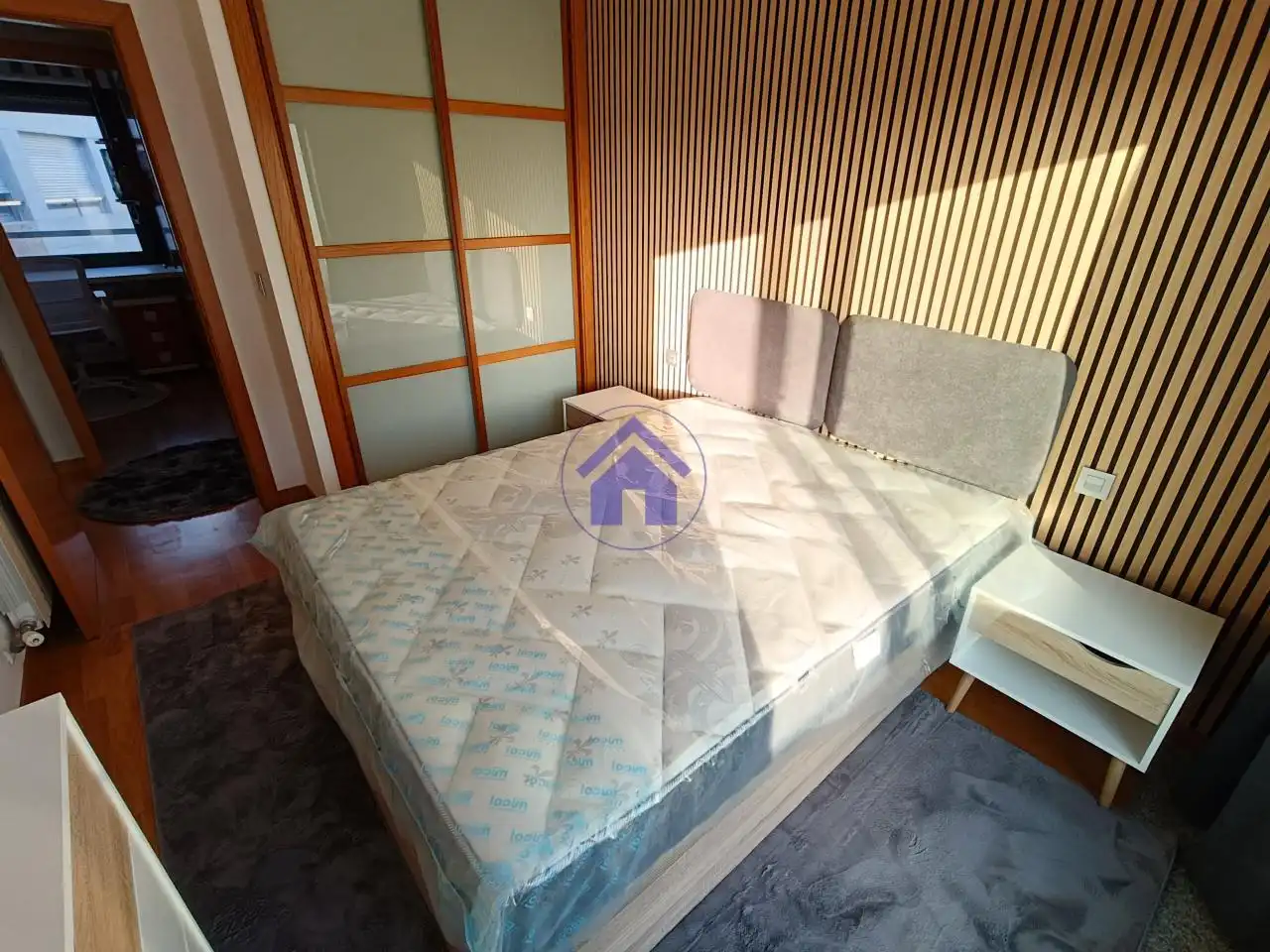 Habitación de Piso de alquiler en Vigo  con Calefacción, Terraza y Piscina