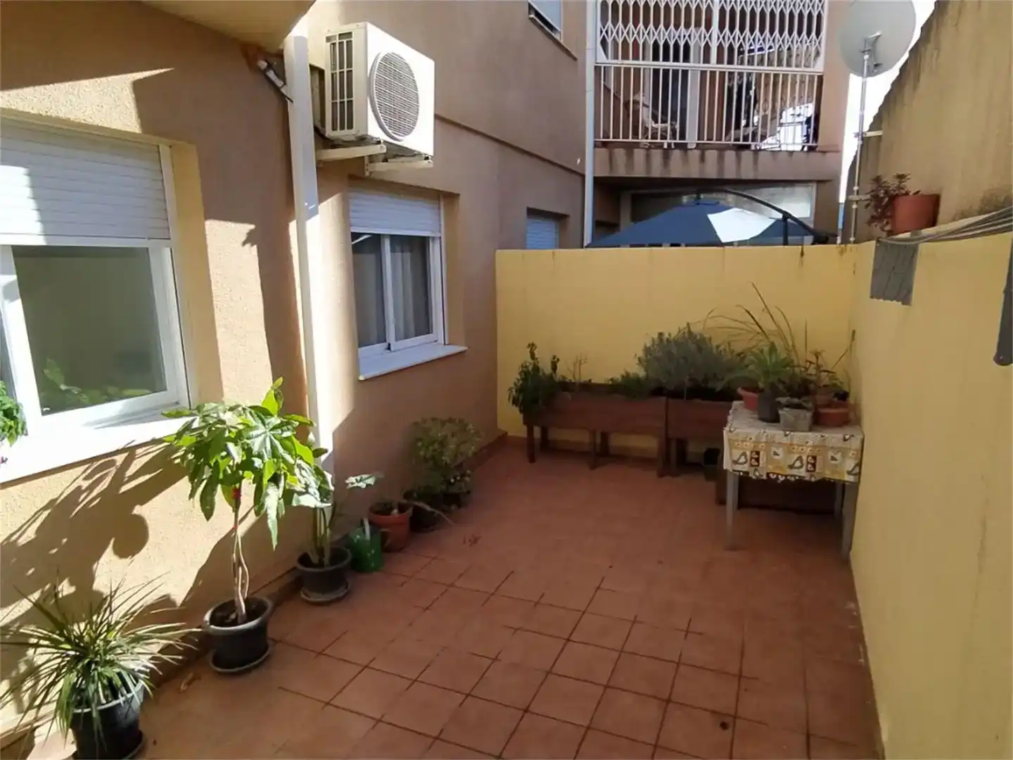 Terrasse von Wohnung zum Verkauf in Ulldecona mit Klimaanlage, Privatgarten und Abstellraum