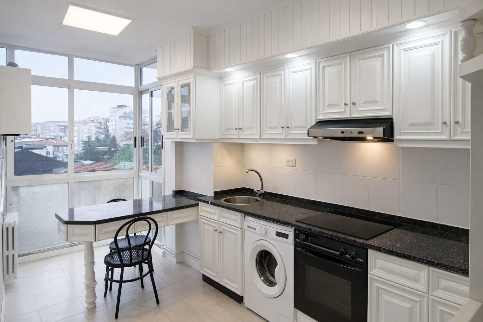 Cuina de Dúplex de lloguer en Ourense Capital  amb Calefacció