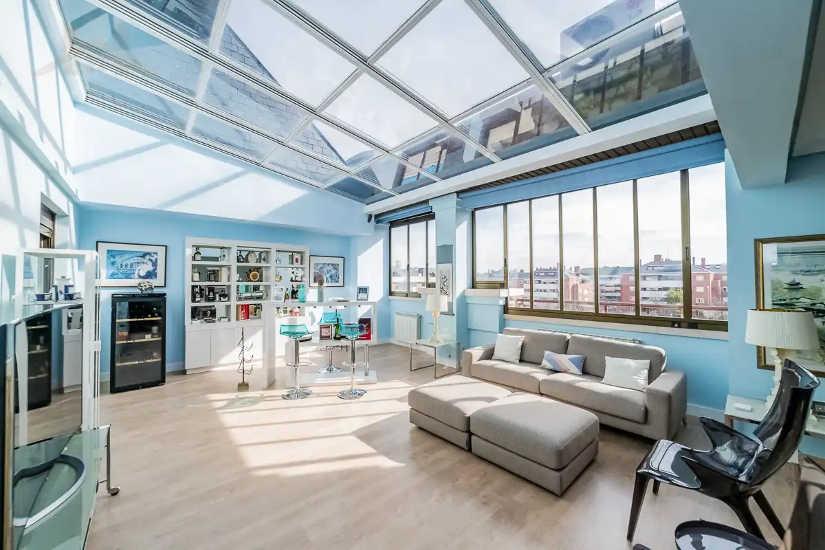 Sala de estar de Dúplex en venta en Majadahonda con Aire acondicionado, Calefacción y Parquet