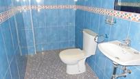 Bathroom of Flat for sale in Linares
