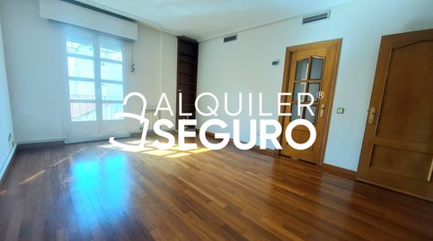 Foto 3 de Piso de alquiler en De Bravo Murillo, Berruguete, Madrid Capital