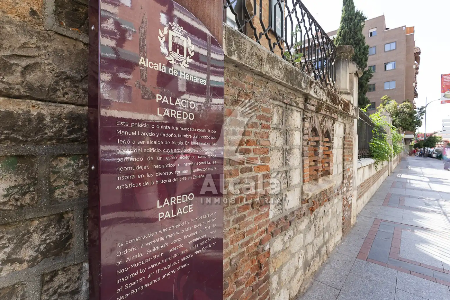 Vista exterior de Pis en venda en Alcalá de Henares amb Aire condicionat, Calefacció i Parquet