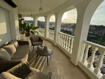 Villa con balcone in vendita a Calle C. Pico Revolcadores 44