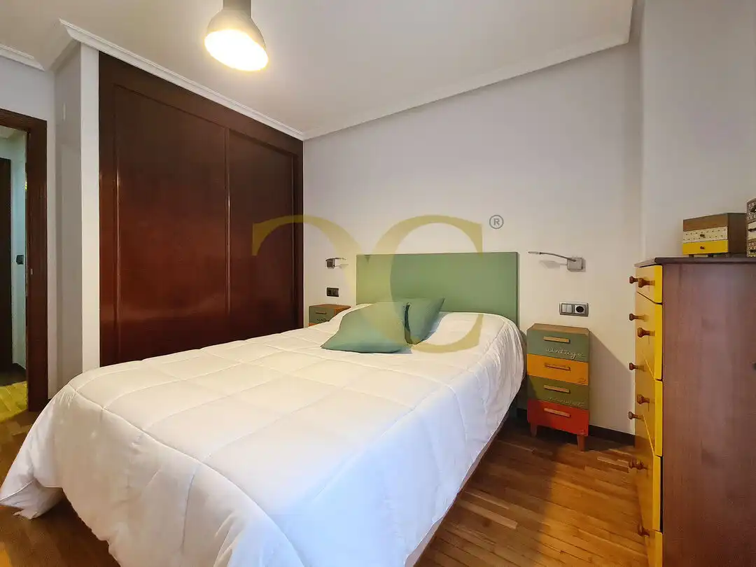 Bedroom of Flat for sale in Gijón   with Heating, Terrace and Furnished