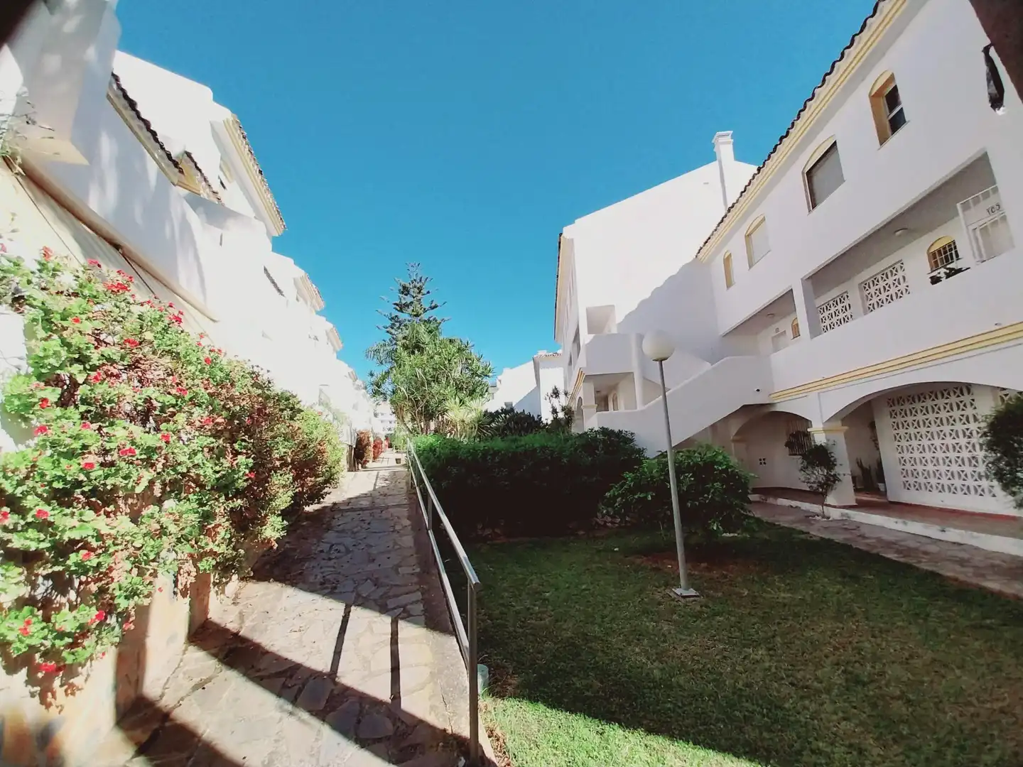 Vista exterior de Dúplex en venda en Mijas amb Aire condicionat, Calefacció i Terrassa