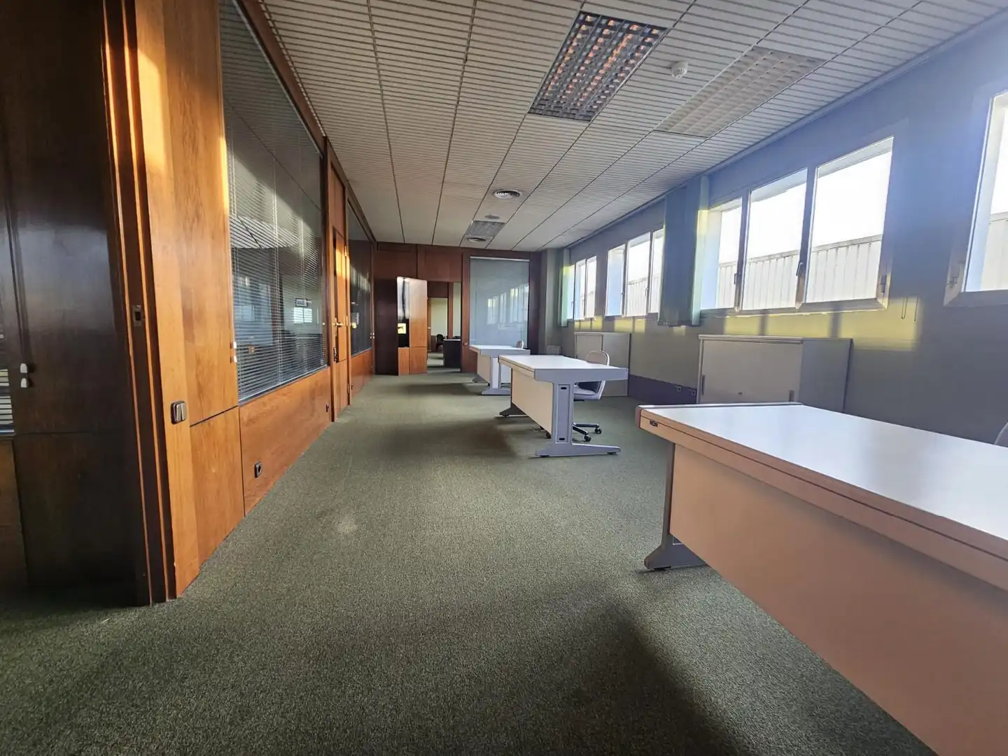 Büro zur Miete in Sant Quirze del Vallès mit Klimaanlage und Heizung