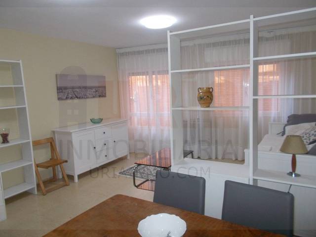 Apartamento en Alquiler en N/A en Salesas - Foncalada - Campoamor