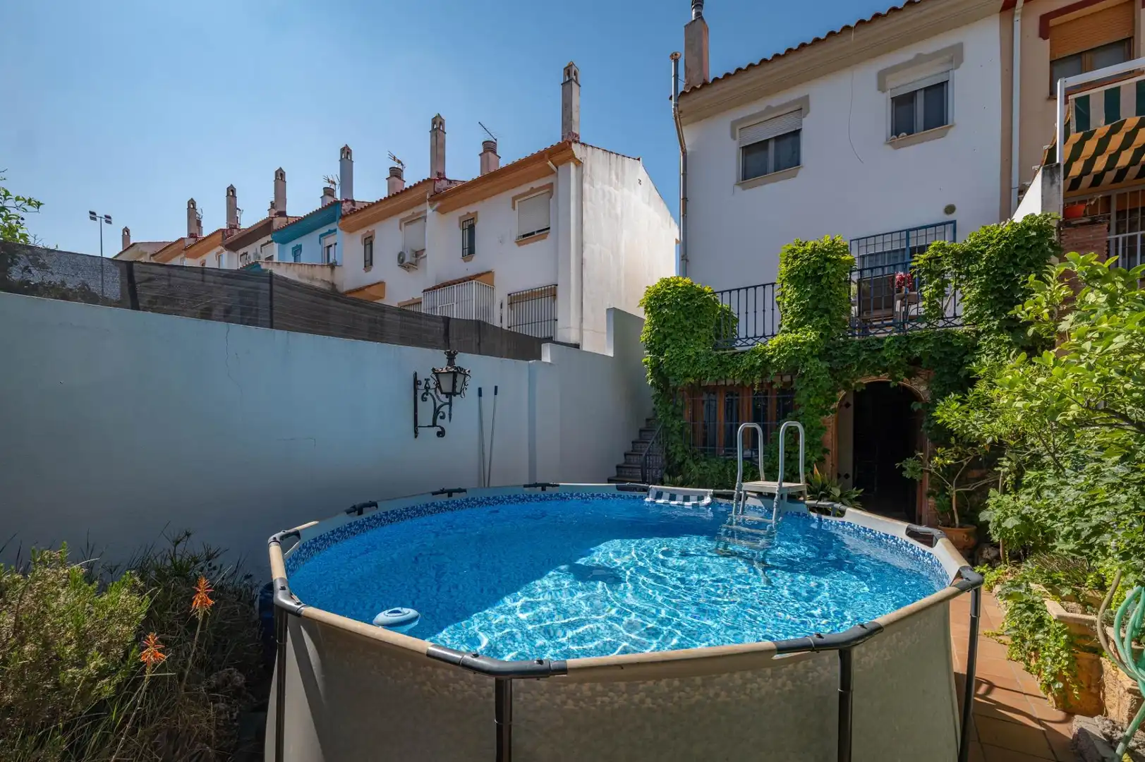 Piscina de Casa adosada en venda en Villa de Otura amb Aire condicionat, Calefacció i Balcó