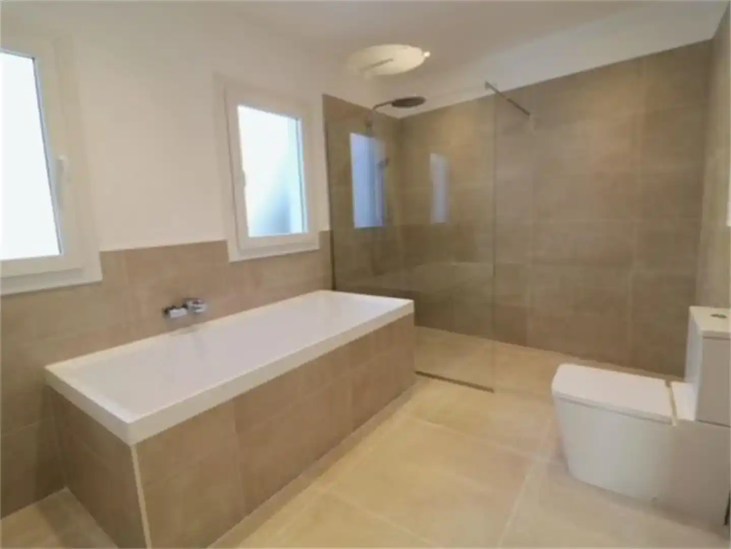Badezimmer von Country house zum Verkauf in Mijas mit Klimaanlage, Schwimmbad und Balkon