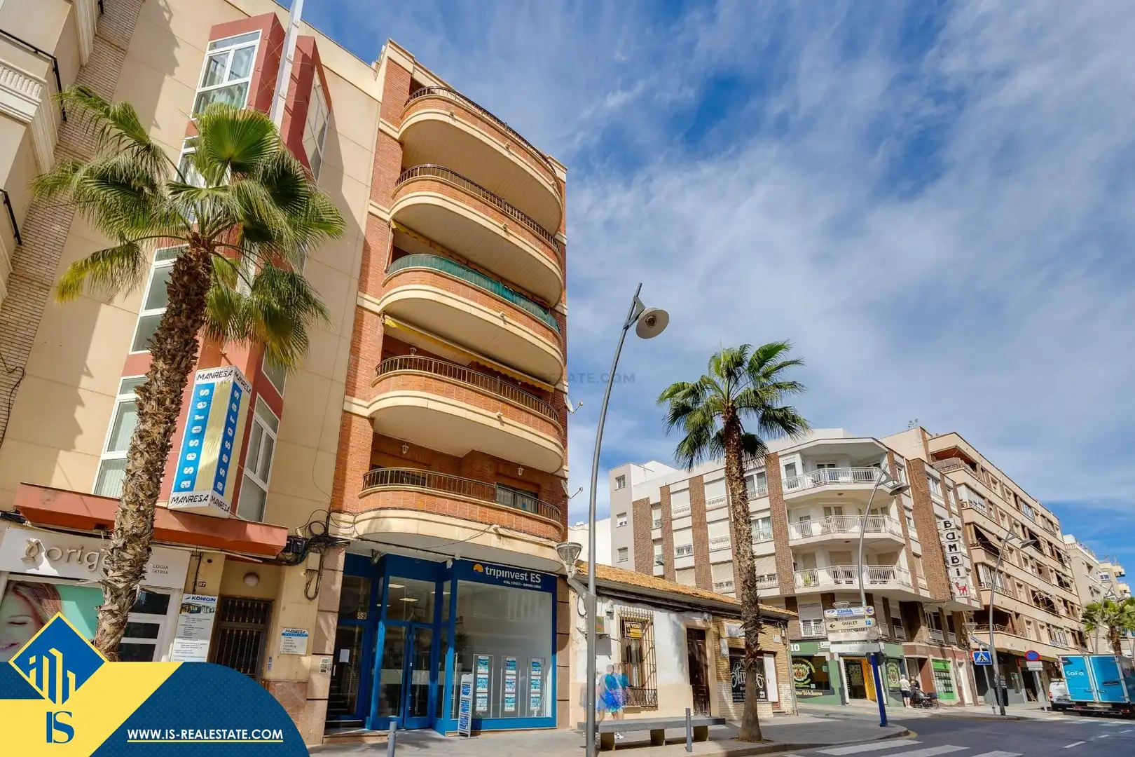 Vista exterior de Ático de alquiler en Torrevieja con Terraza, Trastero y Amueblado