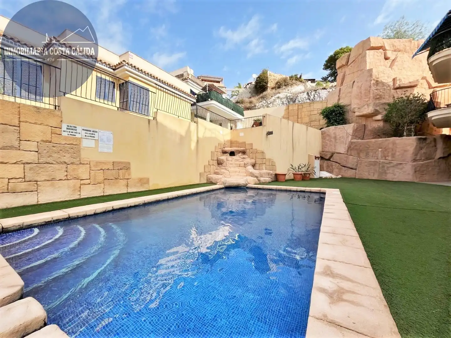 Apartament amb terrassa en venda a Calle Urb Geranios 2