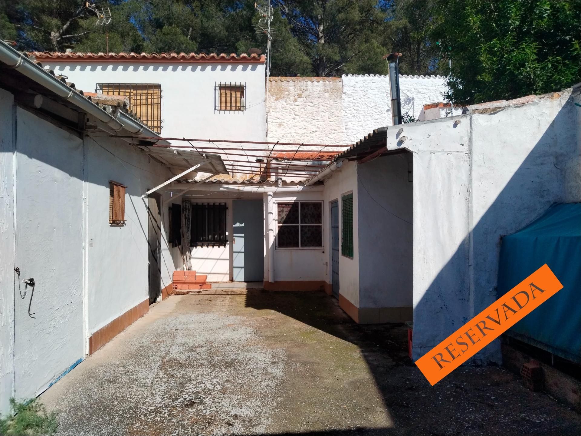 Vista exterior de Casa adosada en venta en Alcázar de San Juan con Calefacción