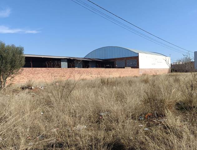Nave industrial en Venta en Calle la Torre d en Besora, 6B en Ciutat del Transport - La Salera