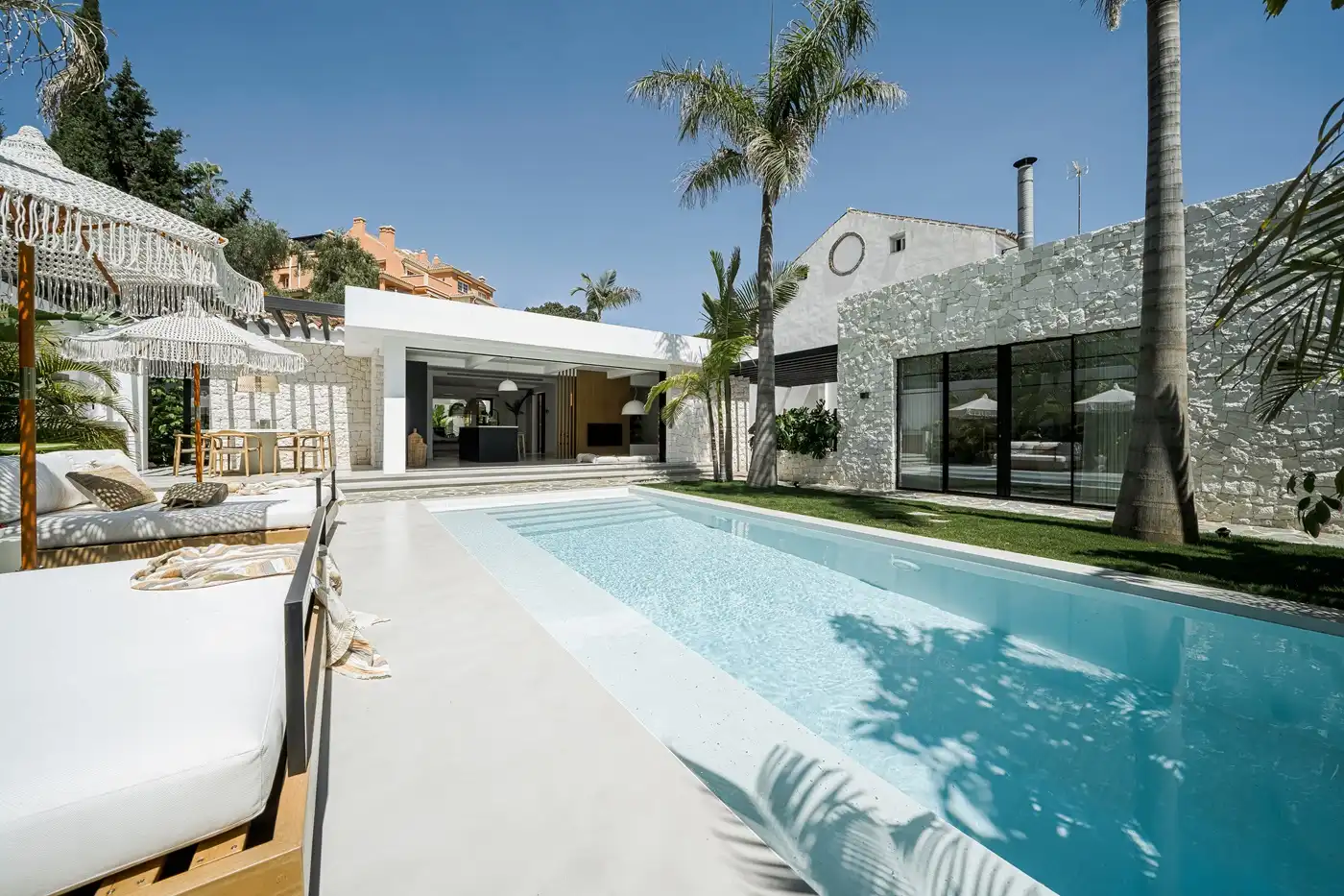 Piscina de Casa o chalet en venta en Marbella con Aire acondicionado, Calefacción y Terraza