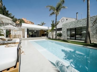 Xalet amb piscina en venda a Nueva Andalucía