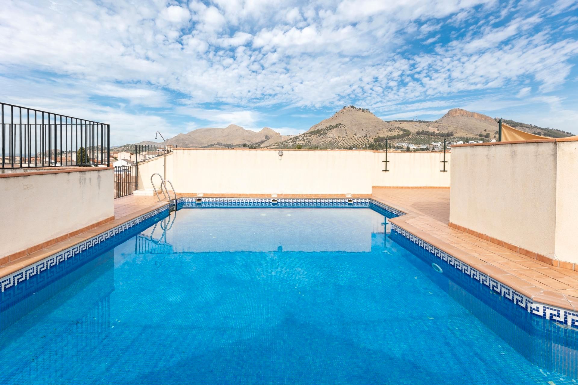 Piscina de Piso en venta en Atarfe con Aire acondicionado, Calefacción y Trastero