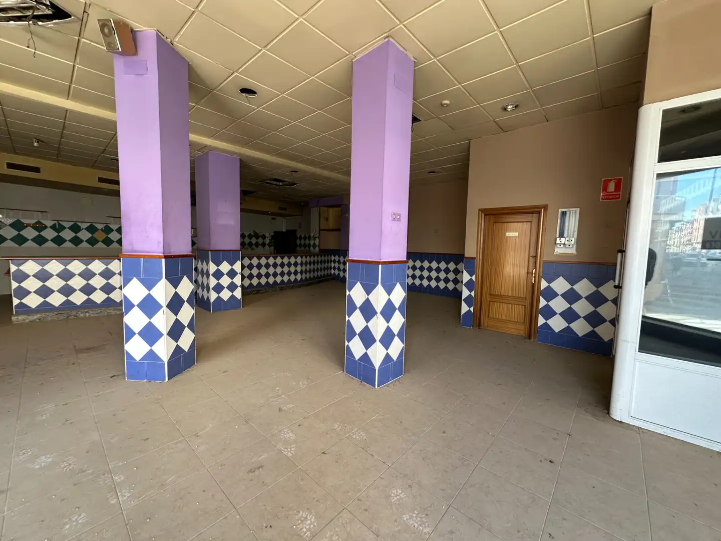 Local comercial en venda a Avenida Libertad, imagen 2