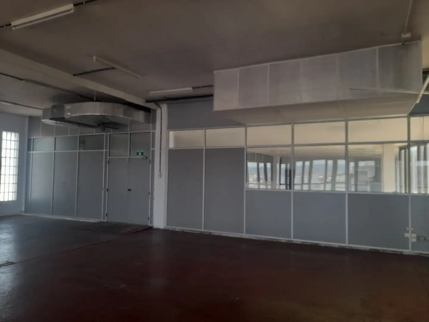 Local de alquiler en L'Hospitalet de Llobregat con Aire acondicionado y Calefacción
