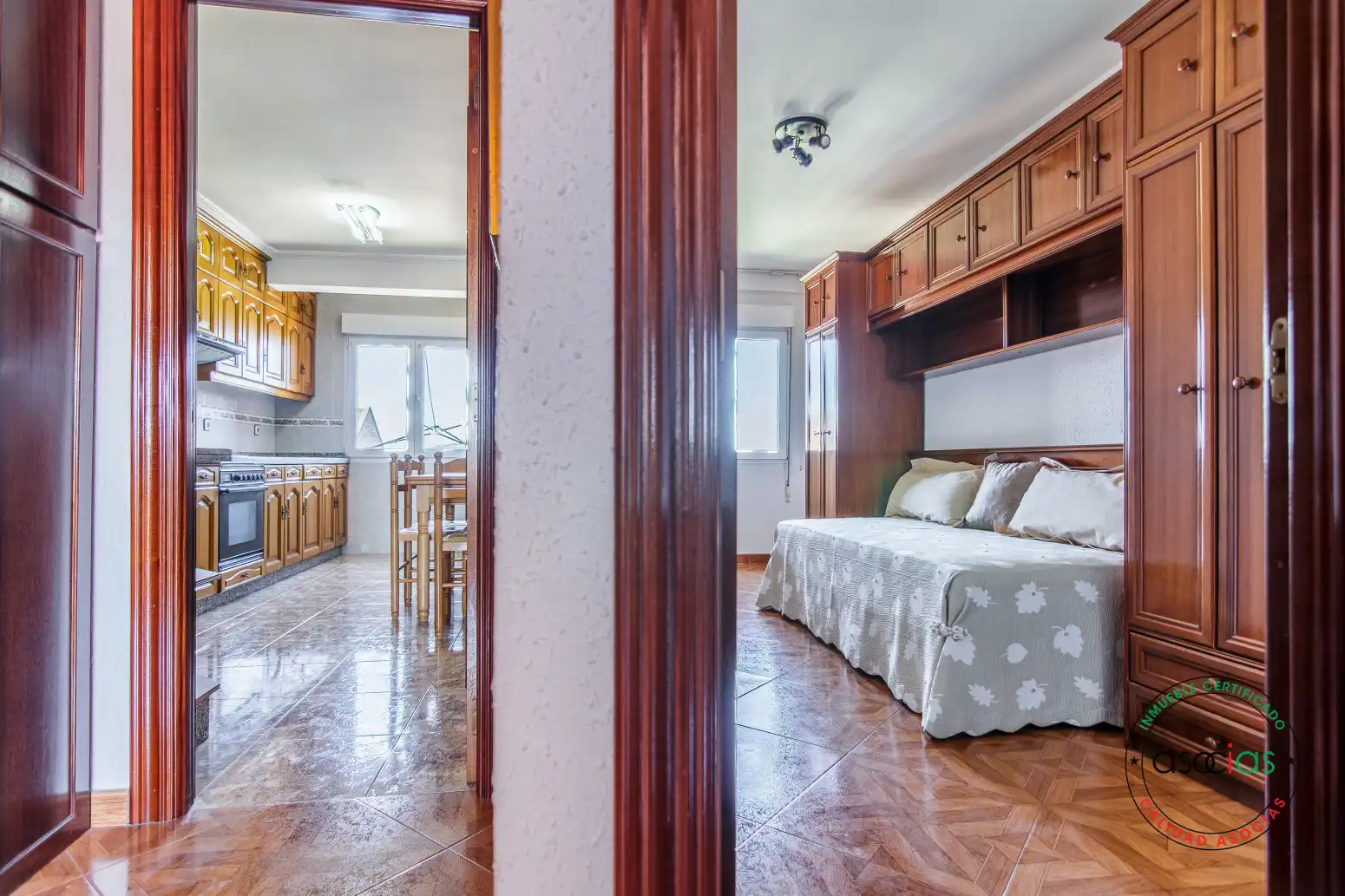 Habitación de Piso en venta en Gijón  con Calefacción y Jardín privado