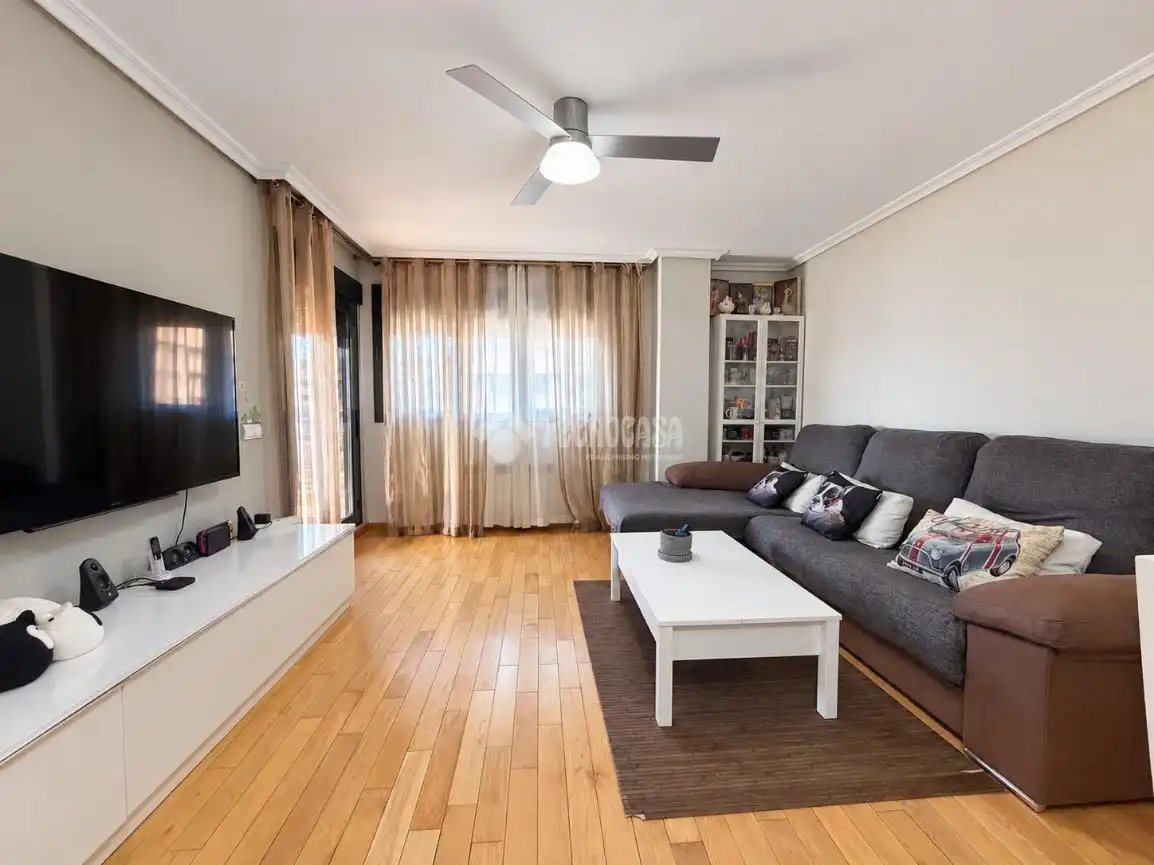 Sala de estar de Piso en venta en Seseña con Terraza y Trastero