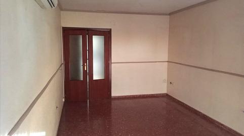 Foto 3 de Casa adosada en venta en Salvador Ortiz Barragan, Bailén, Jaén