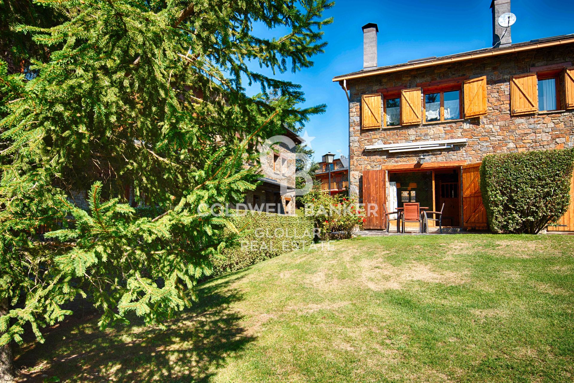 Exterior view of Single-family semi-detached for sale in Llívia  with Heating, Private garden and Parquet flooring