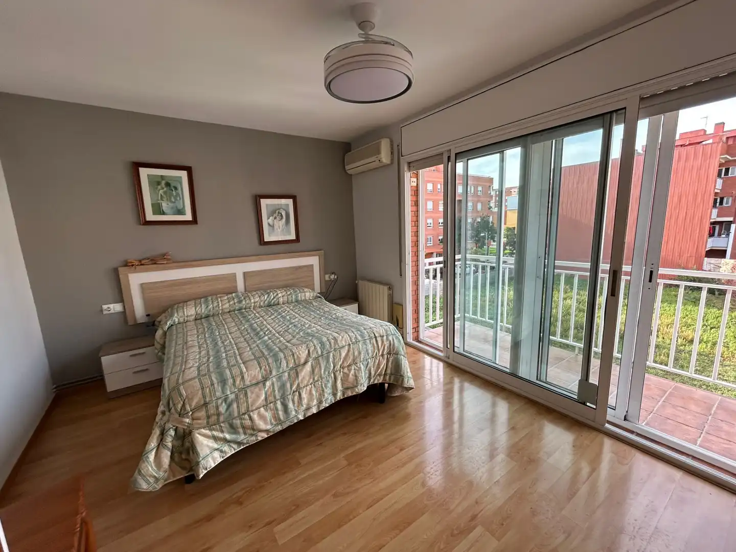 Bedroom of Houses for sale in Sant Adrià de Besòs  with Air Conditioner, Heating and Terrace