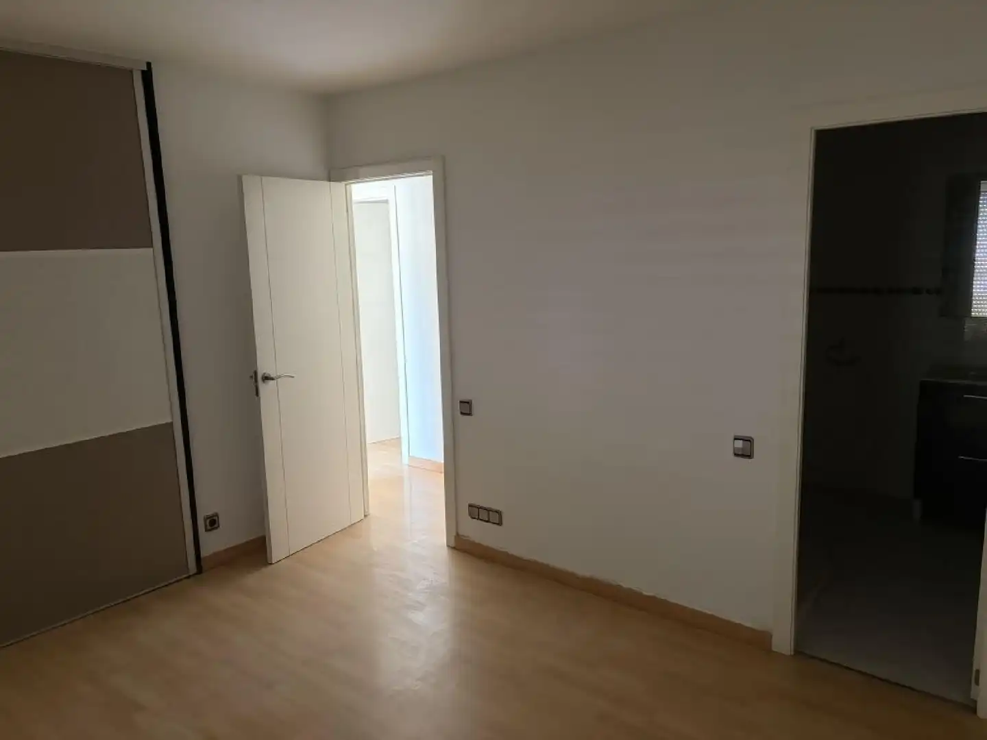 Habitación de Piso en venta en La Pobla de Montornès   con Terraza