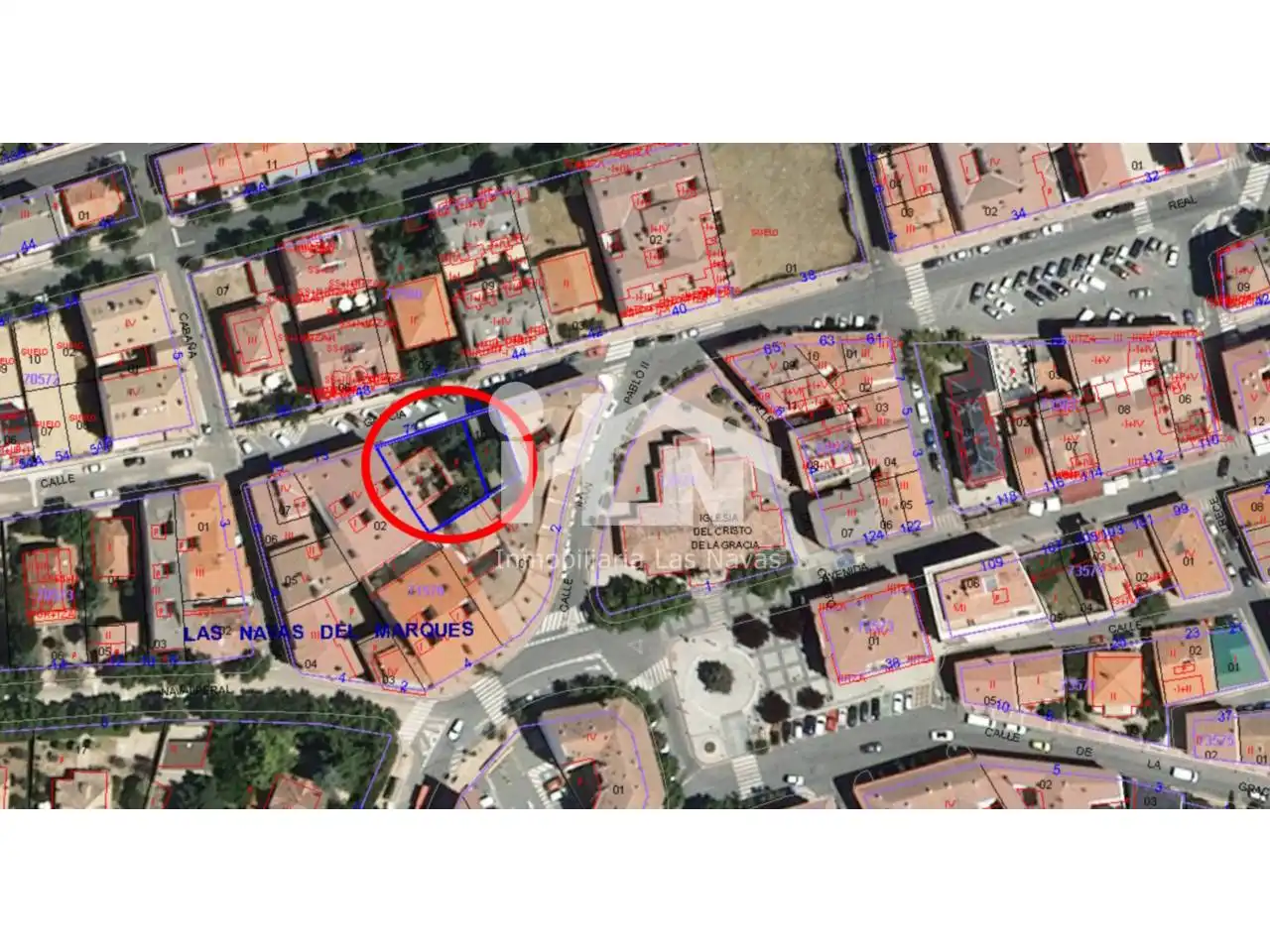 Vista exterior de Casa o xalet en venda en Las Navas del Marqués  amb Jardí privat