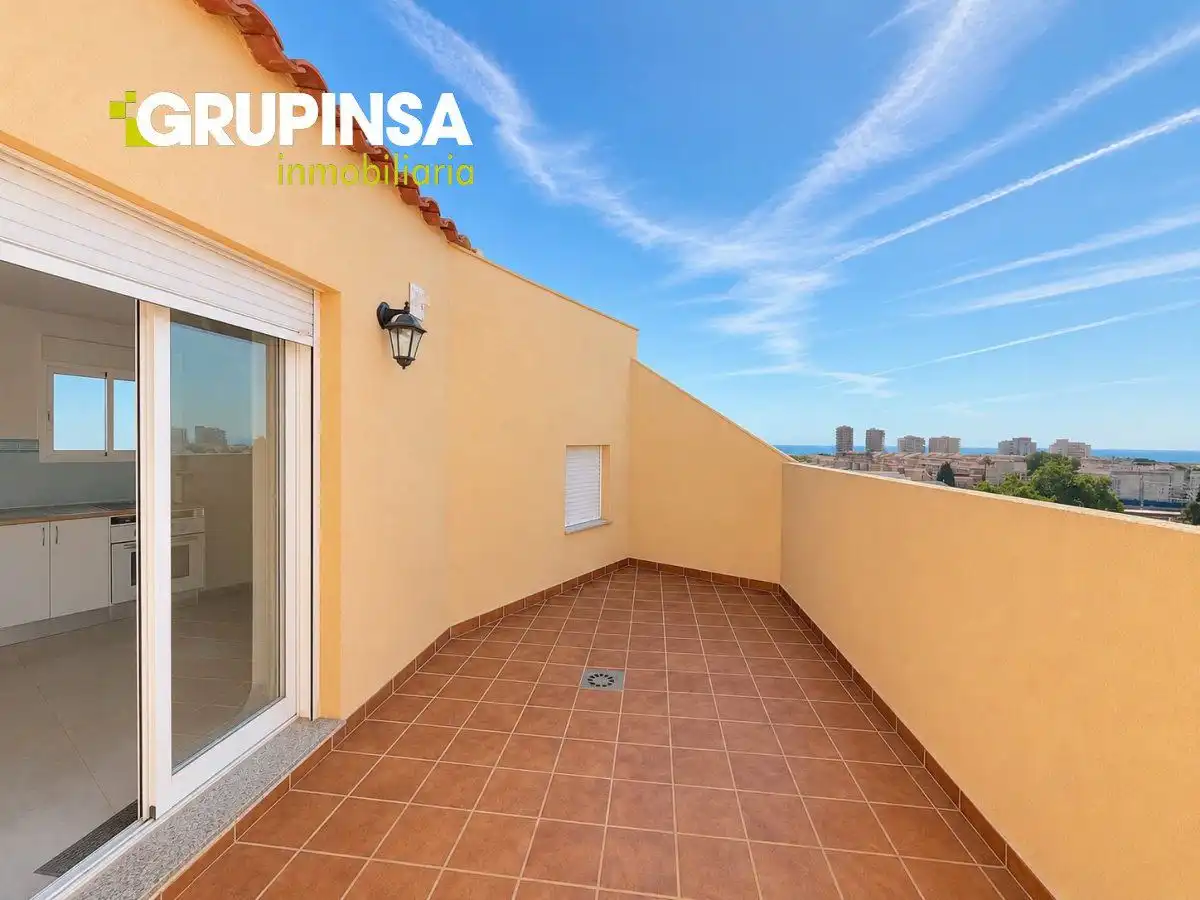 Exterior view of Duplexes for sale in Oropesa del Mar / Orpesa  with Air Conditioner, Terrace and Balcony