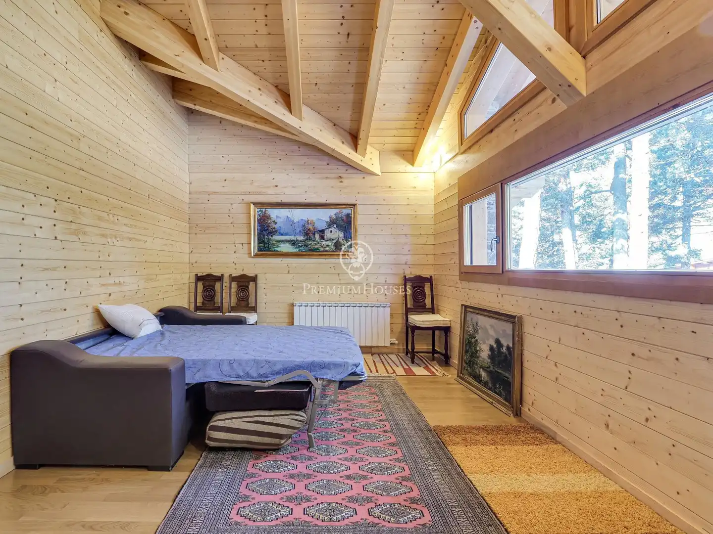 Dormitori de Casa o xalet en venda en Alp amb Calefacció, Jardí privat i Parquet