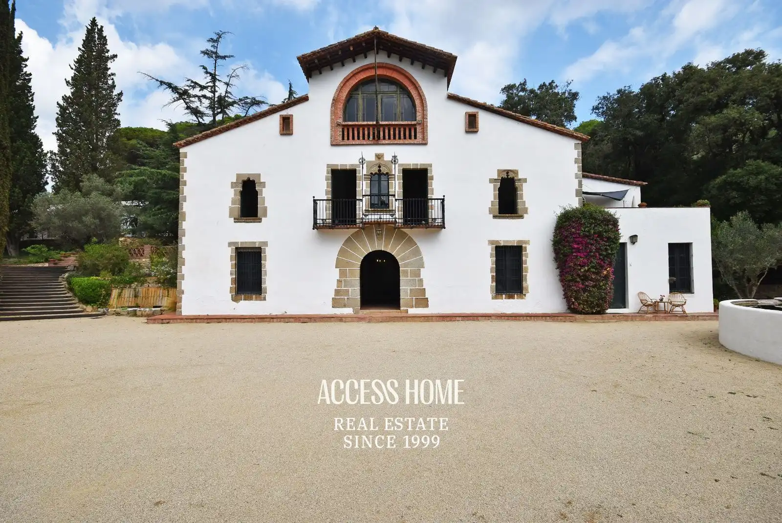 Außenansicht von Country house zum Verkauf in Argentona mit Heizung
