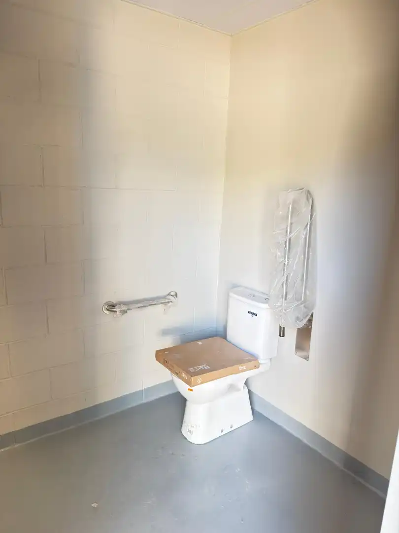 Baño de Nave industrial de alquiler en Granollers