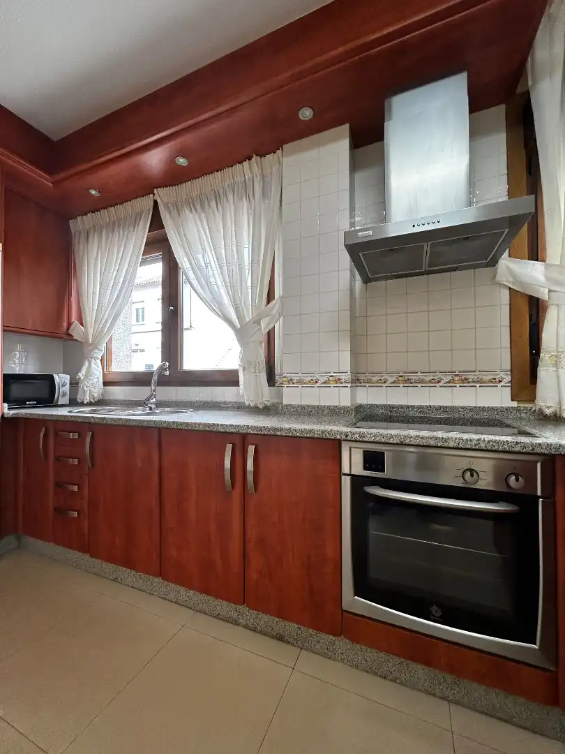 Cocina de Casa o chalet en venta en Vilagarcía de Arousa con Calefacción, Jardín privado y Parquet